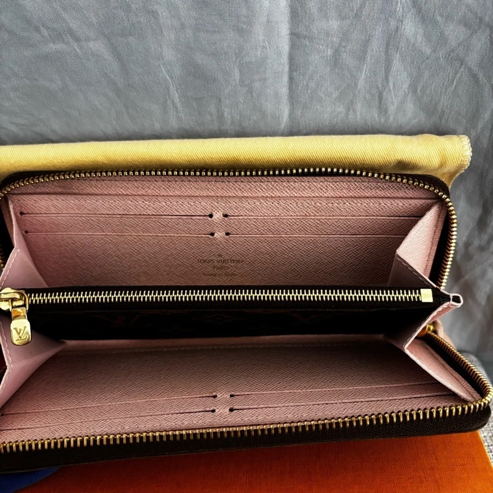 Louis Vuitton Rose Clemence wallet - Picture 9 of 16